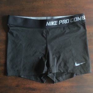 EUC. Nike Pro Combat Dry Fit Compression Shorts.